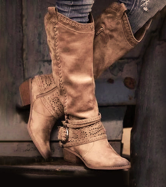 Roxys Galleries | Statement Vintage Stiefel